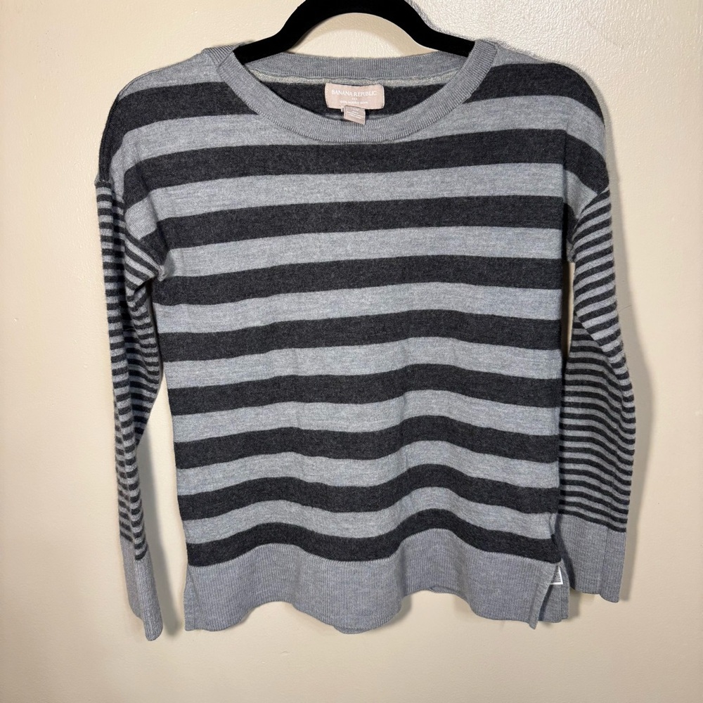 Banana Republic Grey striped Wool Sweater size small